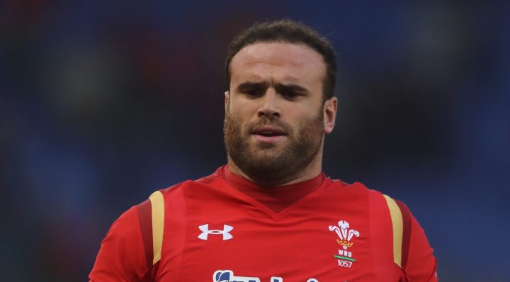 Jamie Roberts de Super Rugby al trabajo local de NHS de Cardiff